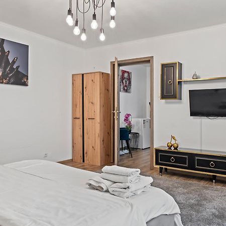 Garsoniera De Lux Si Eleganta Drumul Taberei Bükreş Dış mekan fotoğraf
